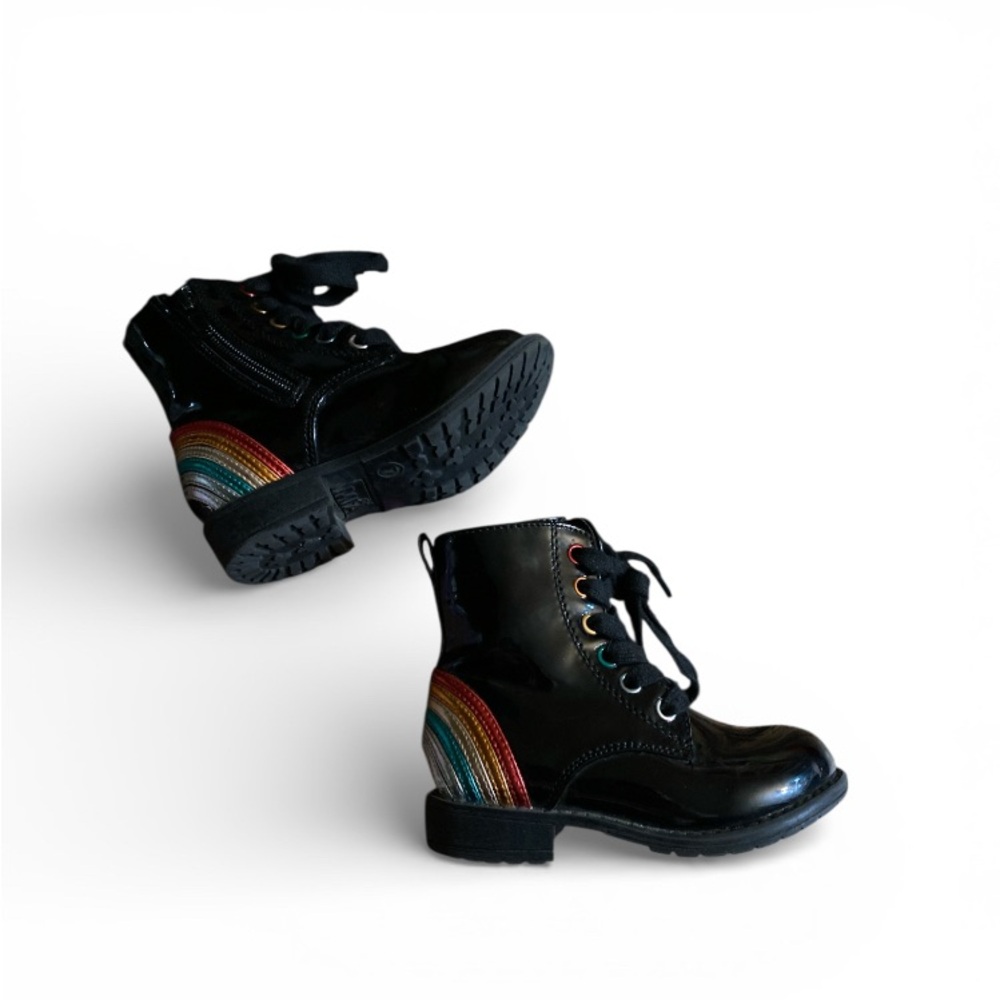 Mia girl size 7 girl black boots with rainbow (o22)